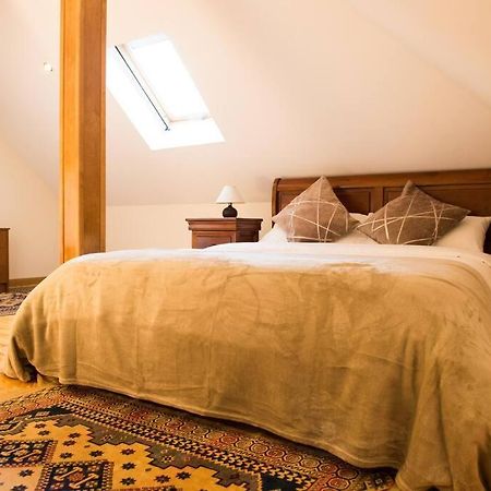 Chalet De 5 Habitaciones En La Sierra De Madrid El Olivo De Miraflores 미라플로레스 데 라 시에라 외부 사진