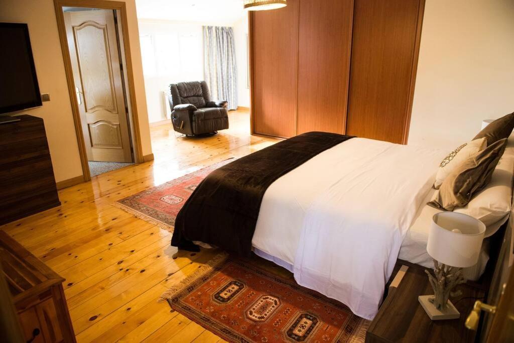 Chalet De 5 Habitaciones En La Sierra De Madrid El Olivo De Miraflores 미라플로레스 데 라 시에라 외부 사진