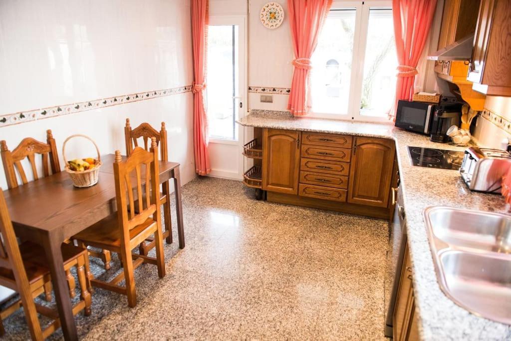 Chalet De 5 Habitaciones En La Sierra De Madrid El Olivo De Miraflores 미라플로레스 데 라 시에라 외부 사진