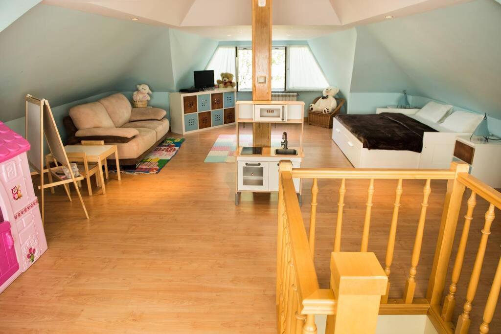 Chalet De 5 Habitaciones En La Sierra De Madrid El Olivo De Miraflores 미라플로레스 데 라 시에라 외부 사진